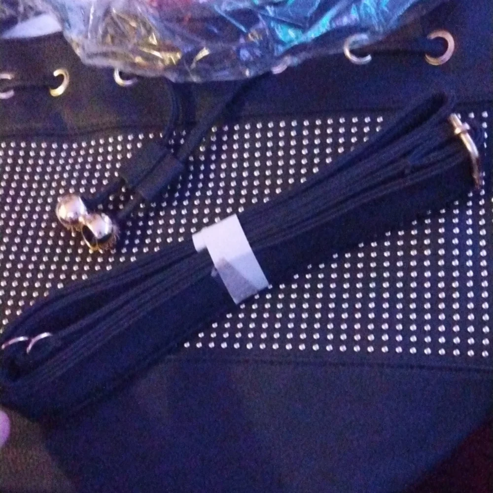 Black leatherette studded cross body purse NEW - Picture 12 of 12